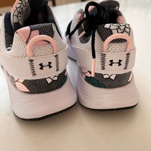 Women’s under armor sneakers size 11